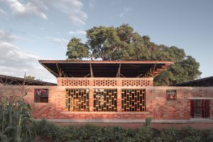 1_ulyankulu-school_board-selection-photo_arch-credit-iwo-borkowicz-1-300x200.jpg