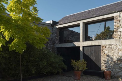 a-house-coach-house-and-garden-in-dublin-ireland-by-culligan-architects-architectural-review-Cropped-492x328.jpg