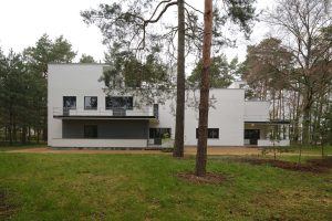 architectural_review_bauhaus_kandinsky_klee_gropius_artists_house_-300x200.jpg