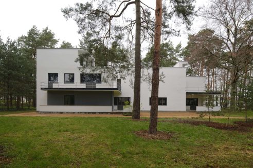 architectural_review_bauhaus_kandinsky_klee_gropius_artists_house_-492x328.jpg