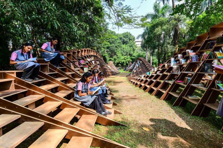 bookworm_nudes_ar_public_architectural_review_6-748x499.jpg