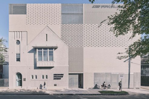 melbourne-holocaust-museum-by-kerstin-thompson-architects-architectural-review-4-Cropped-492x328.jpg
