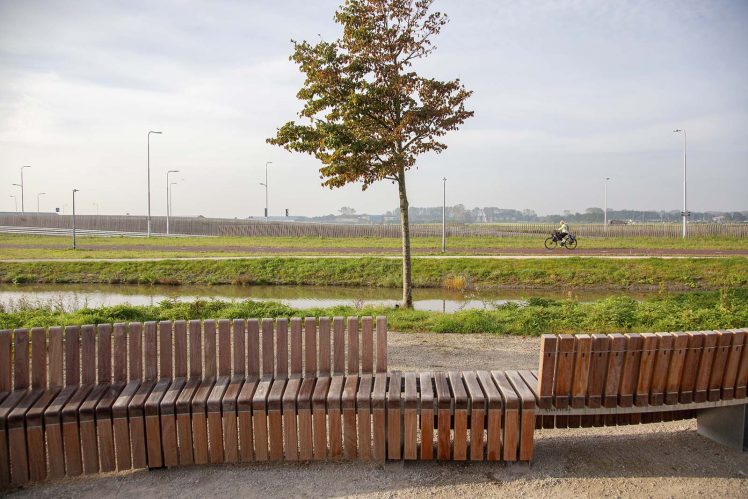 N206-ir-G-Tjalmaweg_wooden-bench_Copyright-ZJA-748x499.jpg