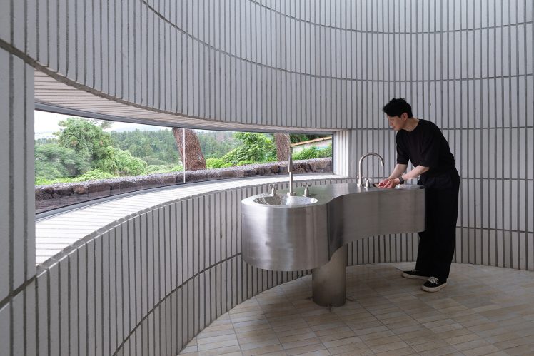 Studio-Heech-South-Korea-Architectural-Review-3-748x499.jpg