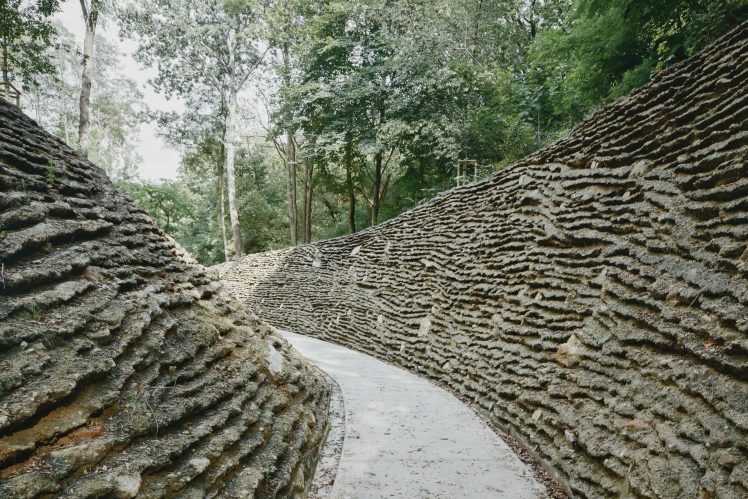 Warsaw-Uprising-Mound-Archigrest-Toposcape-Architectural-Review--748x499.jpg